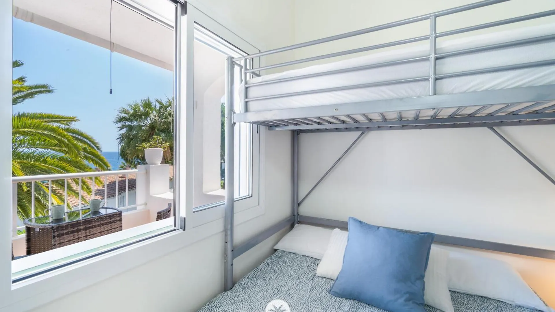 Mediterranean Way - Cases Blanques Salou 0*,  Espanha